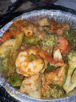 First time trying this seafood spot. The food is good just needed the veggies to steam up alil more but over all I enjoyed my shrimps.