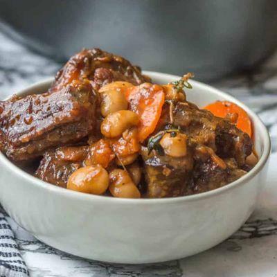 Oxtails with beans