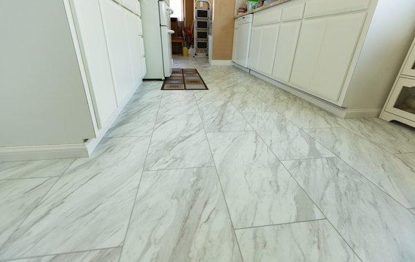 Kitchen flooring - Waterproof SPC luxury vinyl flooring