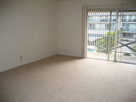 Livingroom layout with spacious patio