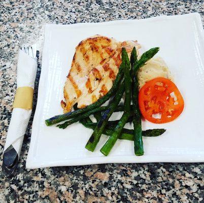 Grilled chicken w/ mashed potatoes & asparagus