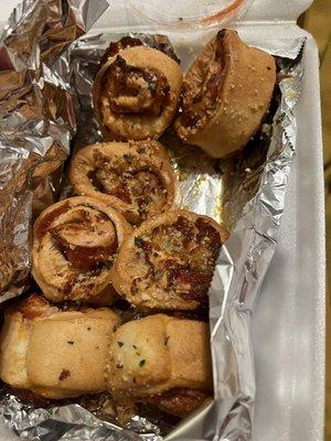 The Roni Rolls are delicious! Comes with marinara and garlic butter for dipping. Yummy!