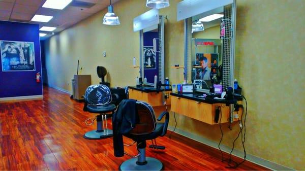 Beautiful salon newly renovated and great stylist.