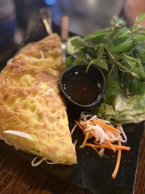 Banh Xeo (Vietnamese Crispy Crepe)