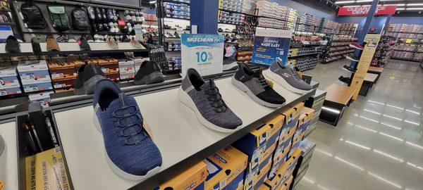 SKECHERS Warehouse Outlet