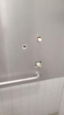 Shower nozzle missing (1)