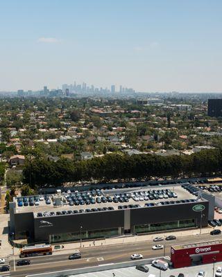 The new Jaguar Land Rover Los Angeles Ultra Showroom