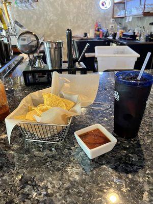 Complementary chips and salsa