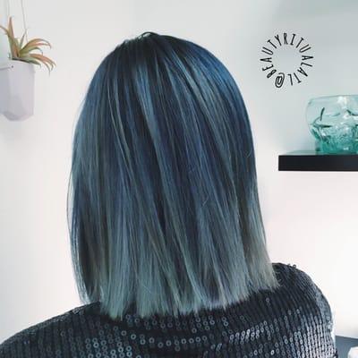 Metallic blue color melt