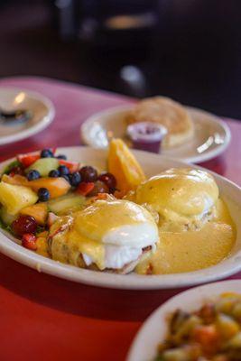 Eggs Benedict - IG: @nelson_eats