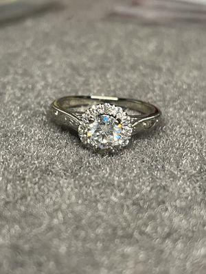 Halo engagement ring