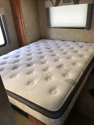 Hybrid short queen mattress for a Super C motor home