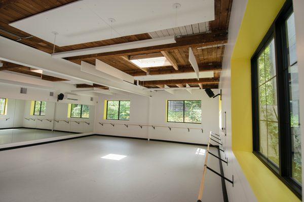 Spacious, studios with sprung flooring to keep dancers safe and healthy.