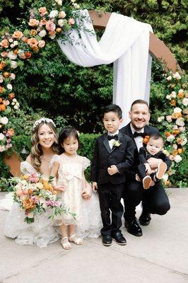 Arch display and bridal bouquet of my dreams!