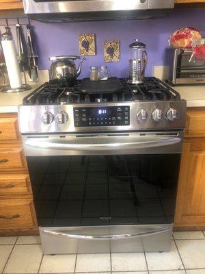 Frigidaire slide in gas range