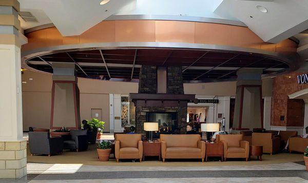 Fireplace Lounge in Eastview Mall