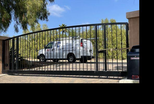 Install New Lift Master opener for swing gate in Rancho Santa Fe 92067