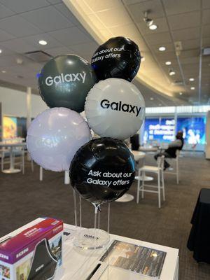 Seems like they push Samsung here more than apple products. I don't see no apple balloons....