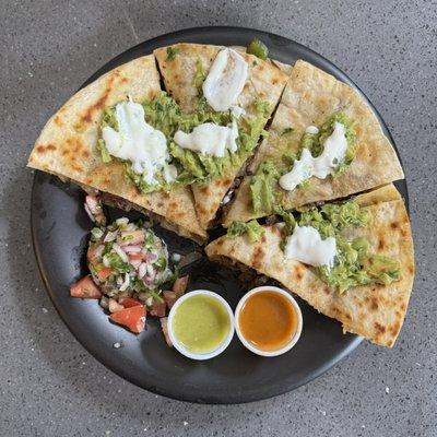 Los 3 Charros Steak Quesadilla