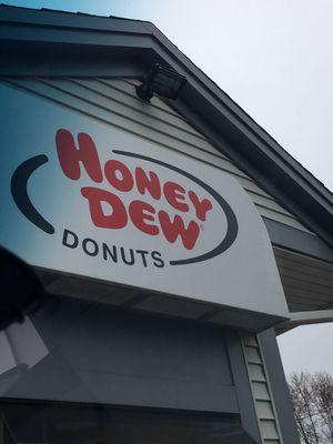 Honey Dew Donuts of Bellingham -- 288-290 Pulaski Boulevard / Route 126, Bellingham            Exterior