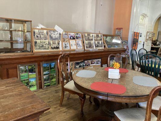 Lots of antique pictures, cute interior.