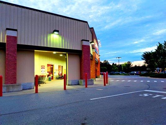 Costco, Glen Mills -- entrance