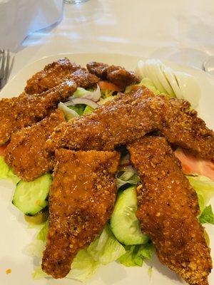 Buffalo chicken salad with crispy chicken