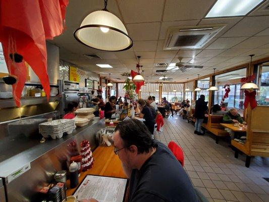 Delicious food, waffle fries, spicy hollandise sauce, freshly squeezed orange juice and lively dinning atmosphere!