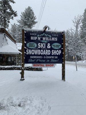 Rip N Willies Ski & Snowboard Shop