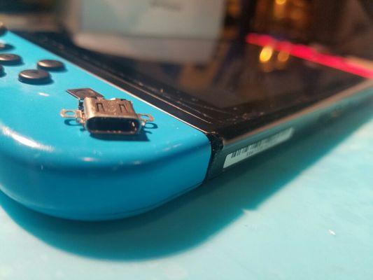 Nintendo Switch Charging port replacement.
#revivedcellular #cellphonerepairbeaverton
#nintendoswitch #nintendorepair revivedcellular.com