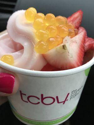 Pink lemonade and vanilla with popping boba and fruit