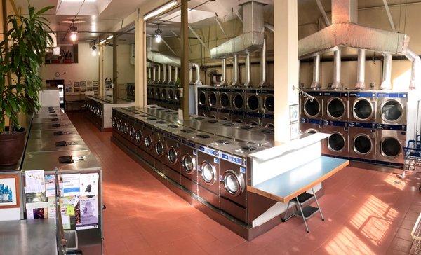 Woody's Laundromat 12-2016