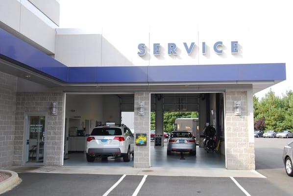 Service Department for Acura by Executive in North Haven, CT.