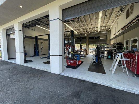 Great quality tire and auto maintenance and repair shop.