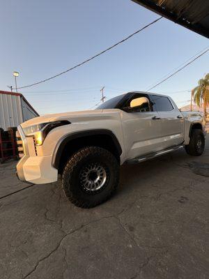 35" toyos with 17" KMC IMS wheels