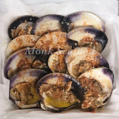 Dozen steamed cherry stone clams sautéed in butter garlic sauce. We also sell top neck & little necks. Enjoy them raw or steamed.