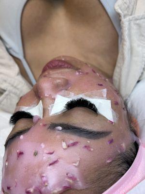 Express facial during lash session