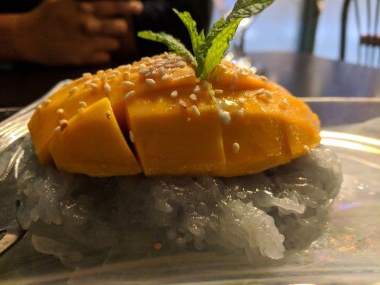 Sticky rice with Mango