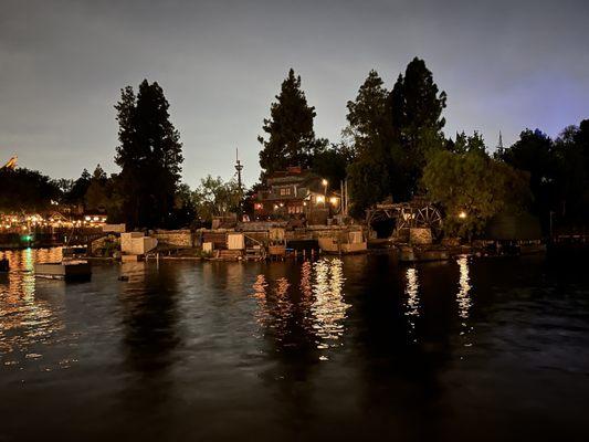 Disneyland's Pretzel Cart