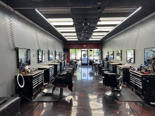 Owner/Operator 
@iheartthebarber 
walk-ins are accepted
6035 bakers ferry rd SW atlanta GA 30334