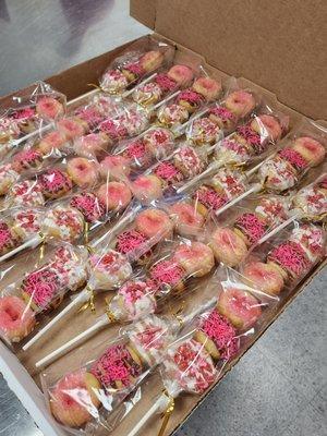 doughnut pops party favors