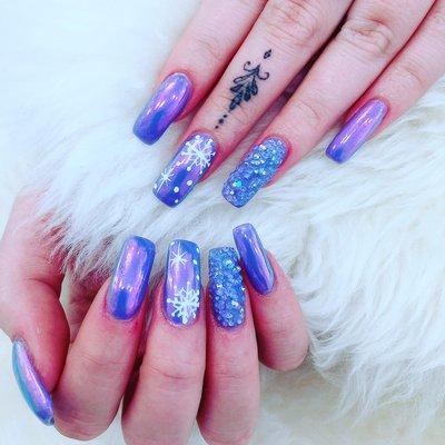 Uv gel extension with aurora powder and snow flake