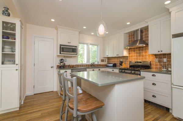 Kitchen with island