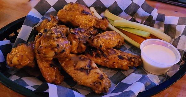 10'20'2021 C & R Wings (Hot Garlic)