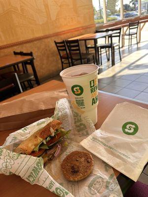 Garlic rotisserie and oatmeal cookie