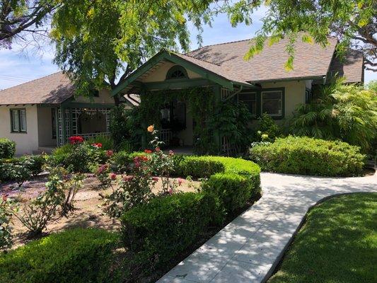 Historic home converted into an Acupuncture Clinic.