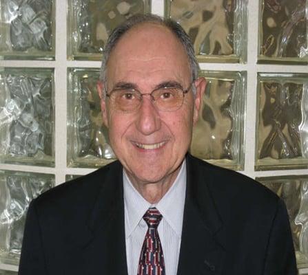 Dr. Richard Weinstein our Founder and Executive Medical Director has been an endocrinologist in the community for over 30 years