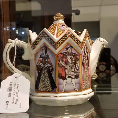 Shakespeare theme teapot