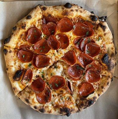 The Spicoli
Red sauce, mozzarella, pepperoni.