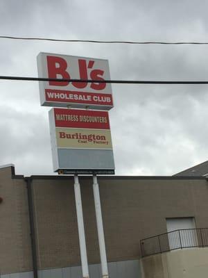 BJ's Wholesale Club of Attleborough -- South Attleborough Square : 287 Washington Street / Route 1, Attleborough           Sign